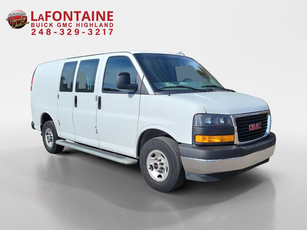 2022 GMC Savana 2500 Work Van 3