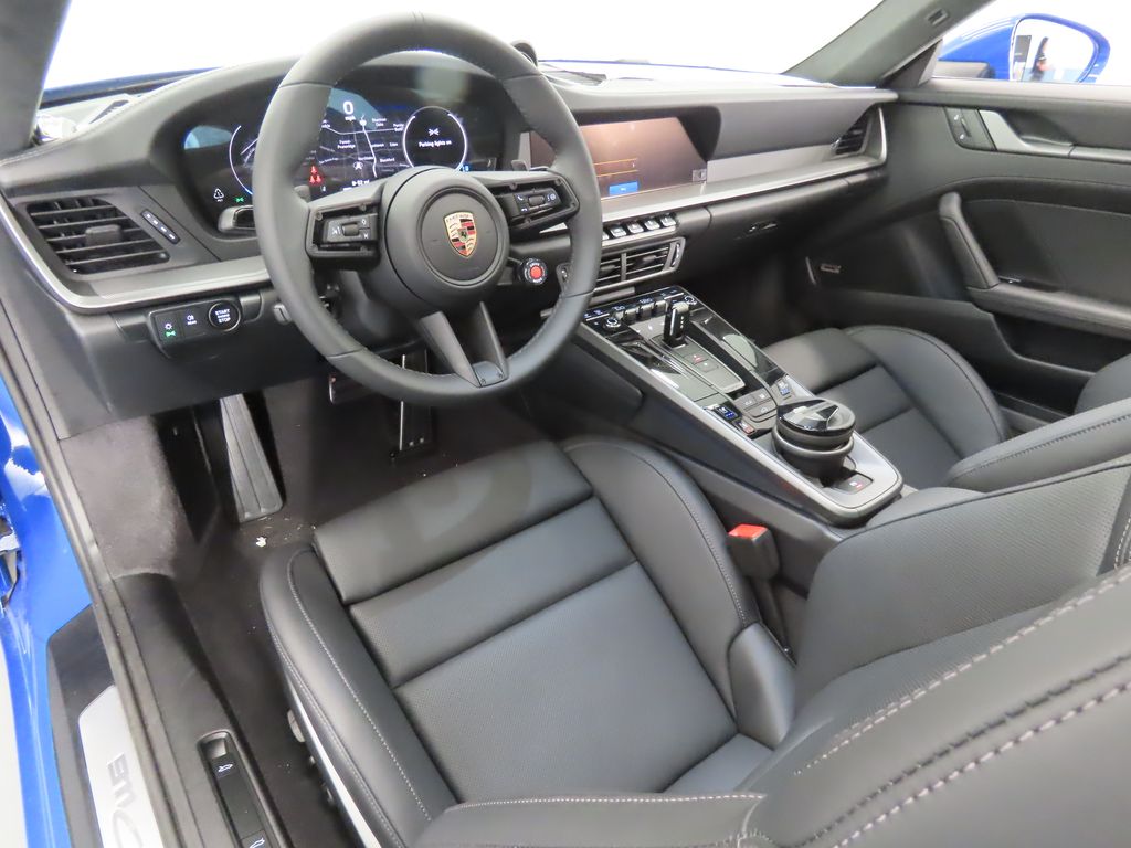 Thumbnail: 2025 Porsche 911 - 4