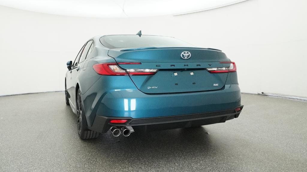 2025 Toyota Camry SE 19