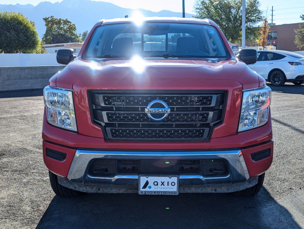 2022 Nissan Titan SV 11