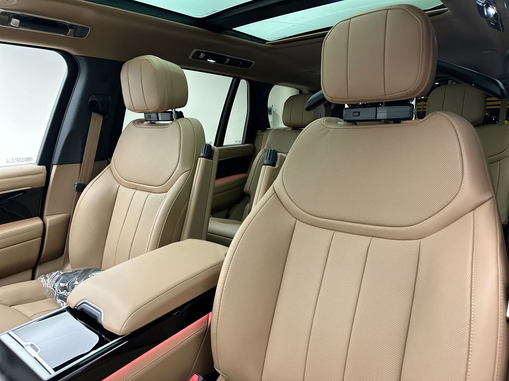 Thumbnail: 2026 Land Rover Range Rover - 18
