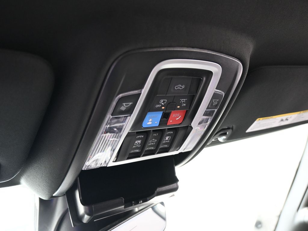 New 2026 Diamond Black Crystal Pearlcoat Ram Laramie image 27