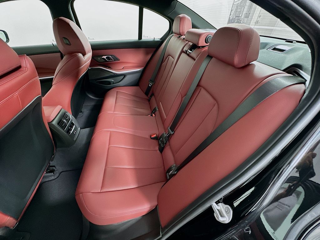 Thumbnail: 2025 BMW 3 Series - 17