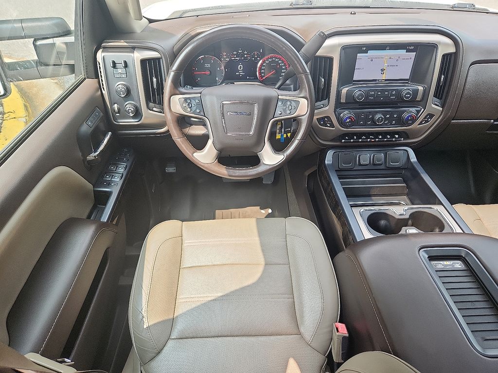 2016 GMC Sierra 2500 Denali 10