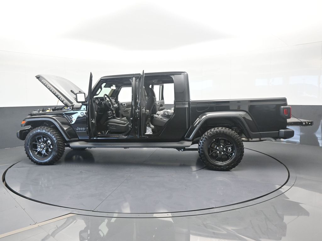 Used 2025 Black Clearcoat Jeep High Tide image 73