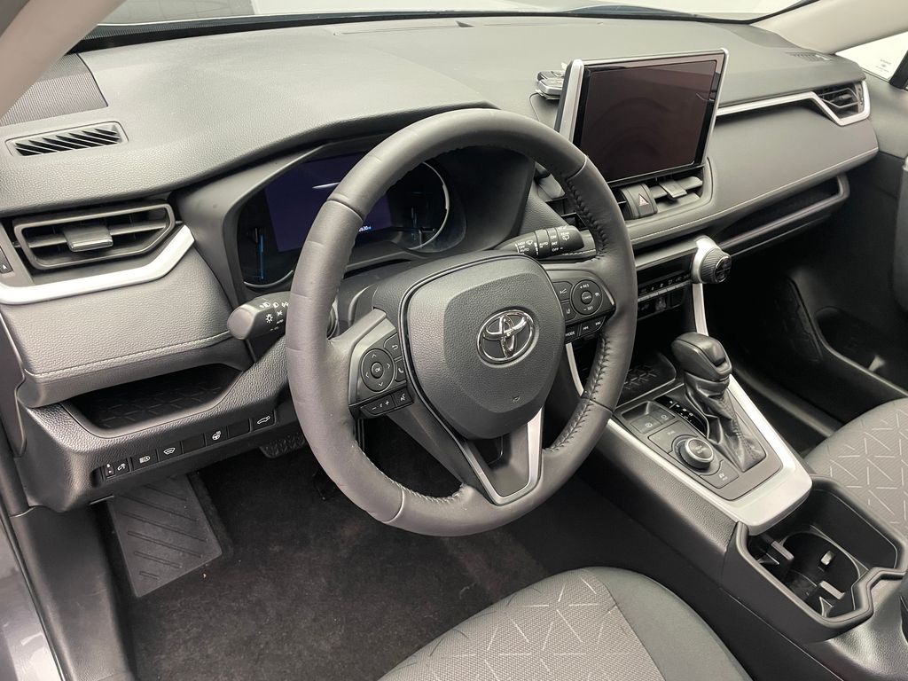 2024 Toyota RAV4 XLE 11