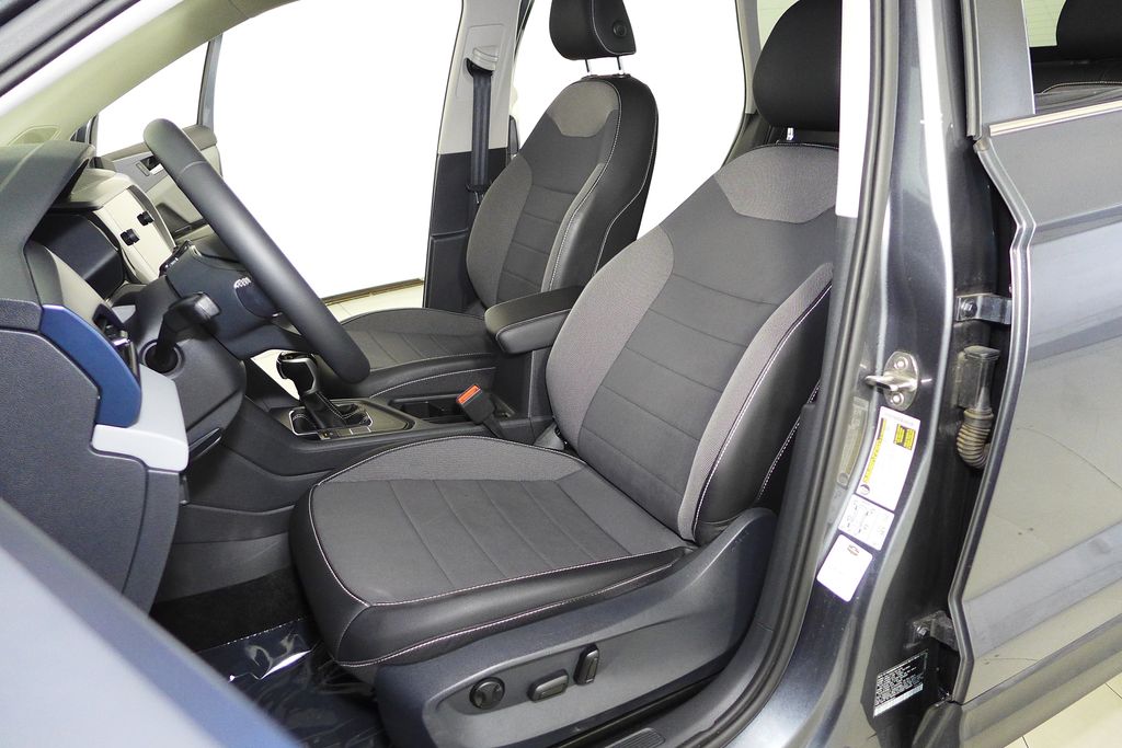 Thumbnail: 2022 Volkswagen Taos - 21