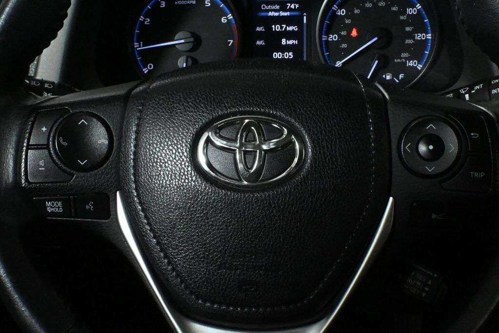 2018 Toyota RAV4 XLE 21