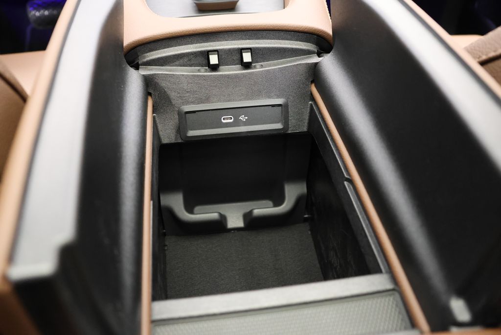 Thumbnail: 2026 Mercedes-Benz GLE - 30