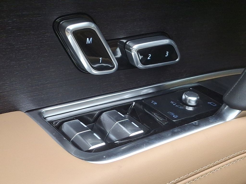 Thumbnail: 2026 Land Rover Range Rover - 20