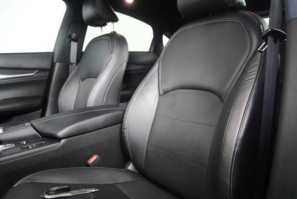 2022 INFINITI QX55 Essential 10