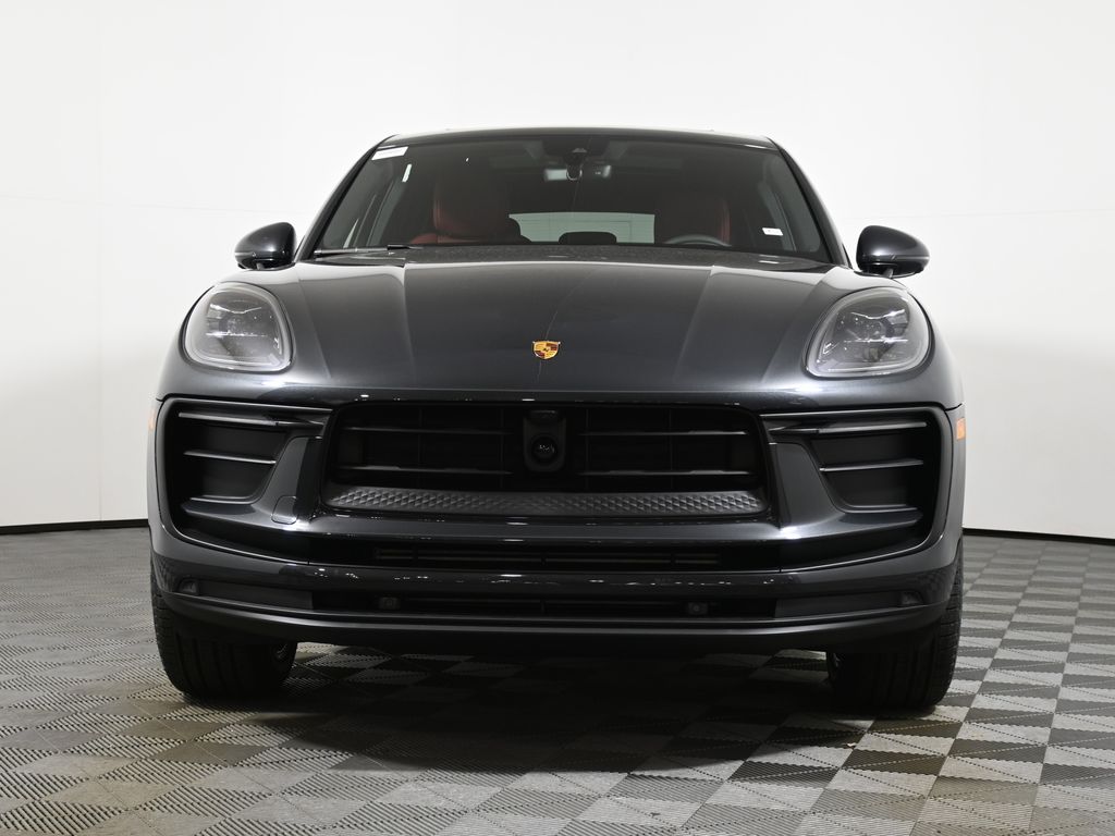 Thumbnail: 2026 Porsche Macan - 10