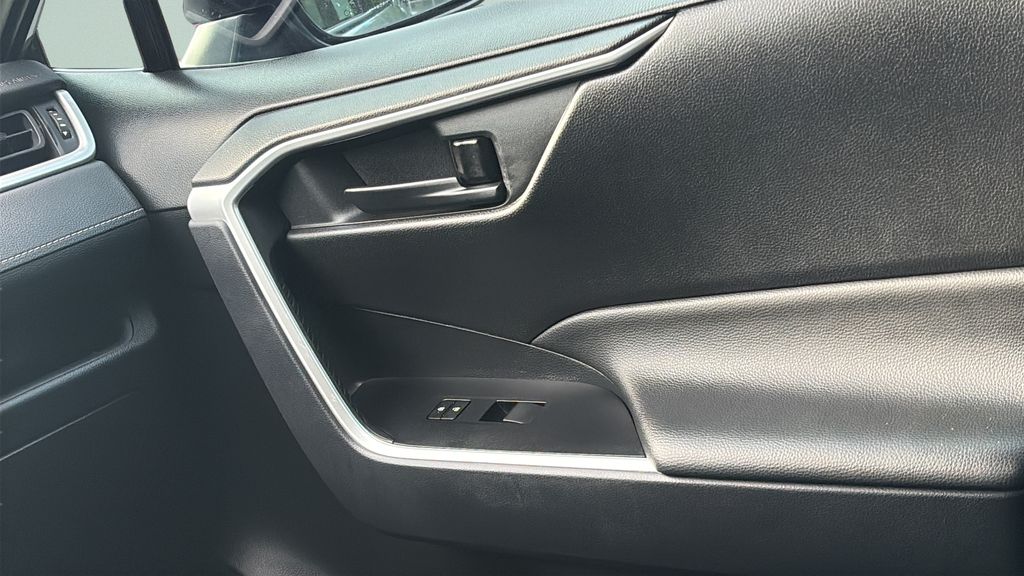 Certified Used 2025 Silver Toyota LE image 17