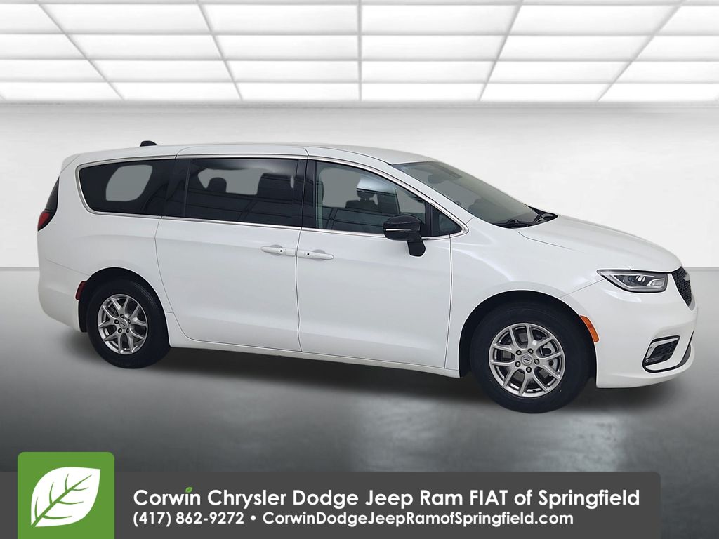 2024 Chrysler Pacifica Touring L FWD