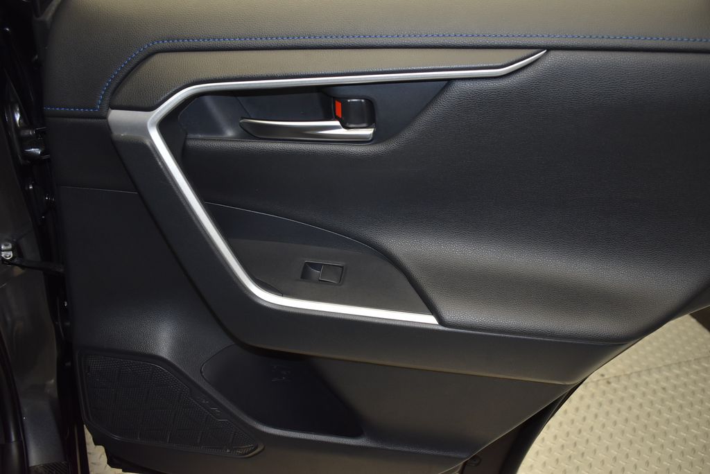 Thumbnail: 2019 Toyota RAV4 - 29