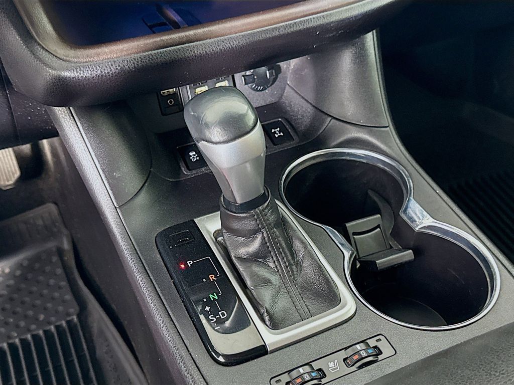 Thumbnail: 2019 Toyota Highlander - 17