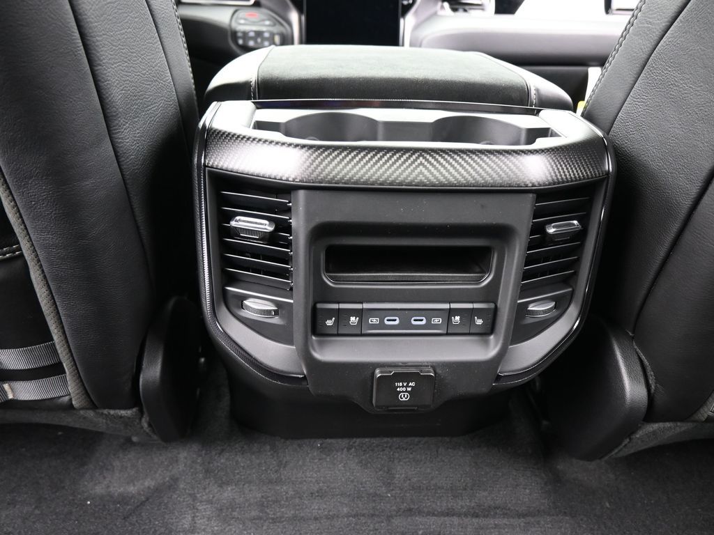 New 2026 Diamond Black Crystal Pearlcoat Ram RHO image 37