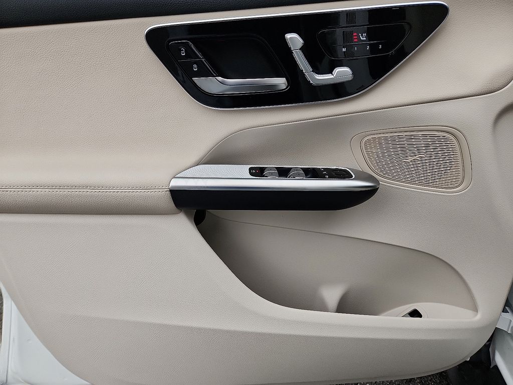 Thumbnail: 2026 Mercedes-Benz GLC - 8