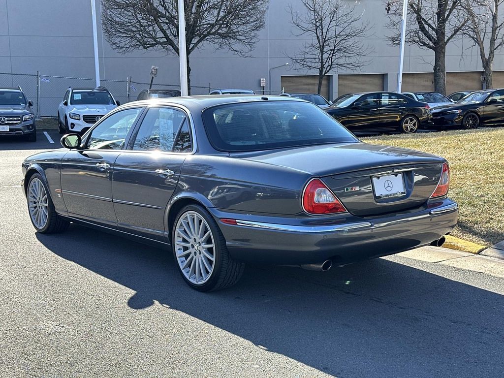 Thumbnail: 2005 Jaguar XJ - 13