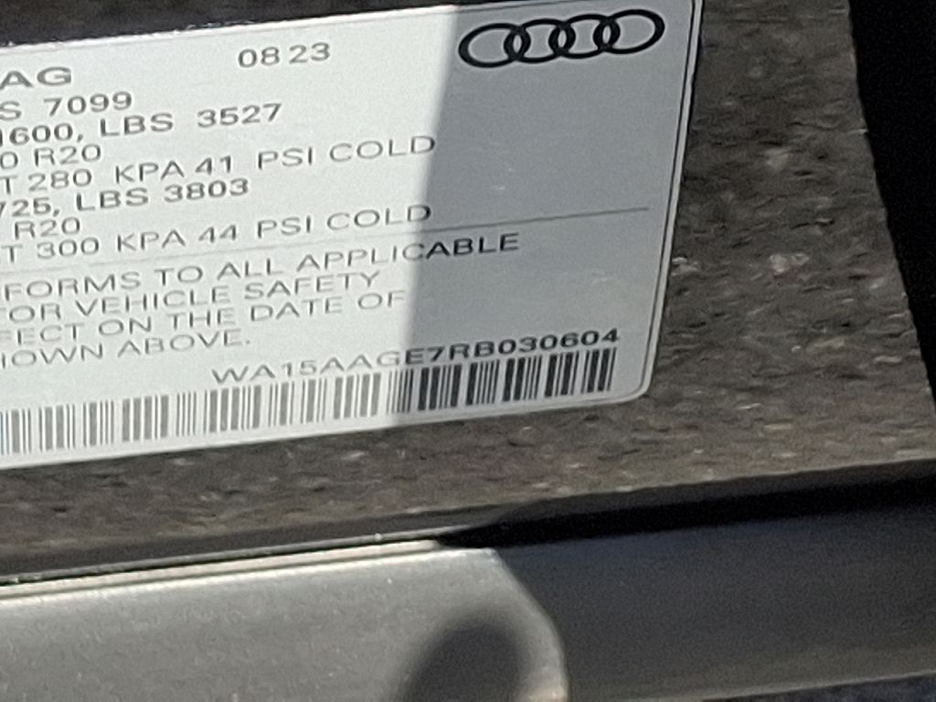 2024 Audi Q8 e-tron Premium Plus 26