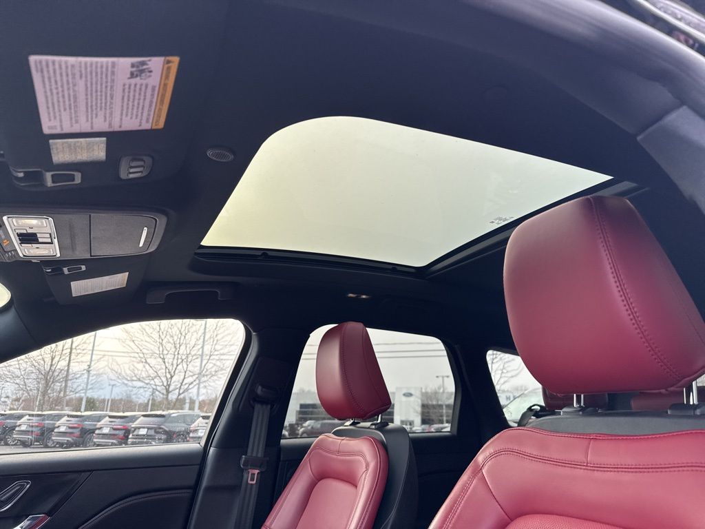 Certified Used 2024 Black Lincoln Reserve image 7