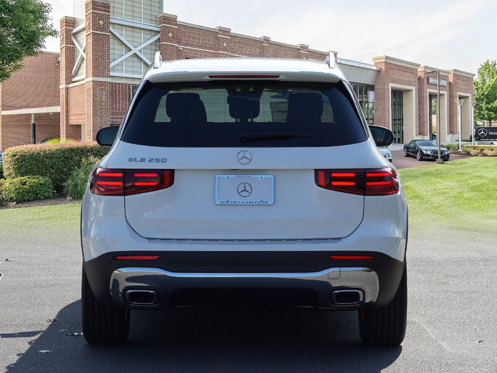 Thumbnail: 2026 Mercedes-Benz GLB - 5