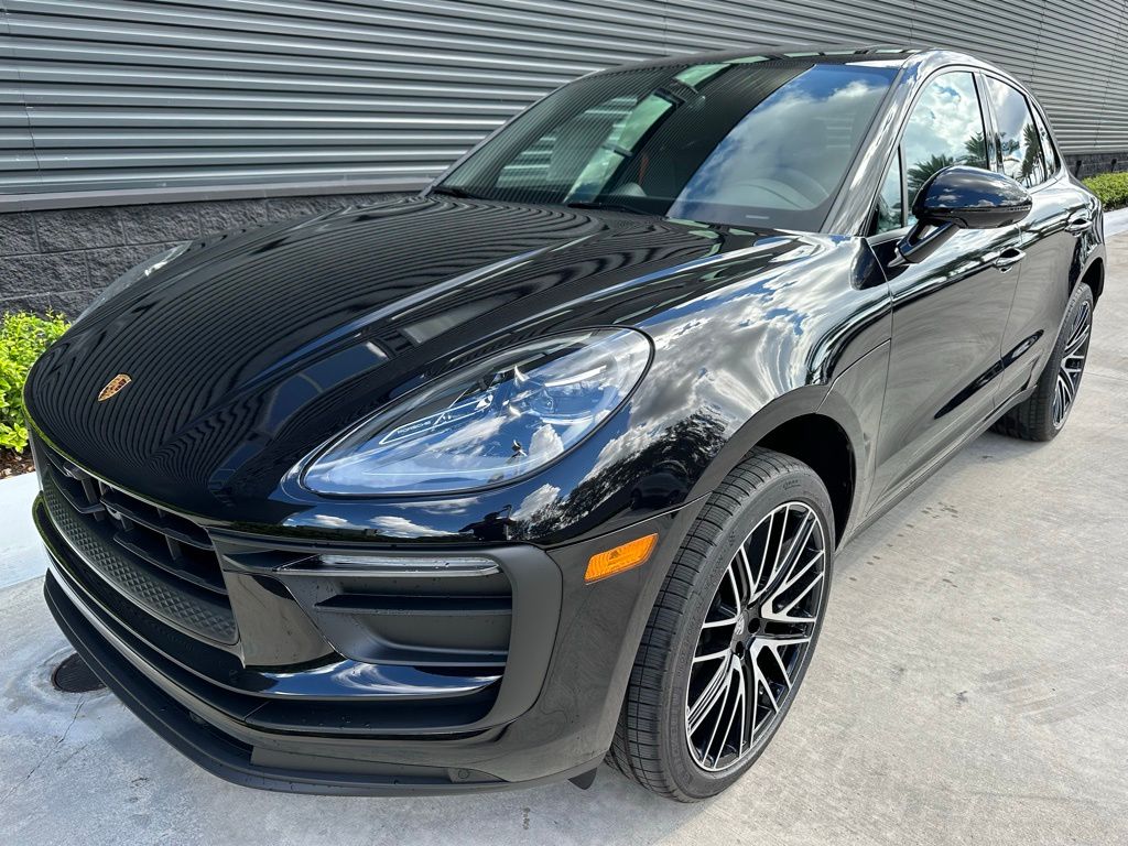 Thumbnail: 2026 Porsche Macan - 6