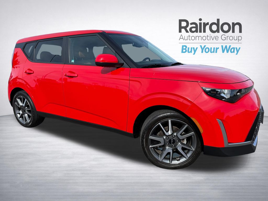 Inferno Red 2024 Kia Soul SUV / Crossover Front-Wheel Drive Continuously Variable Transmission