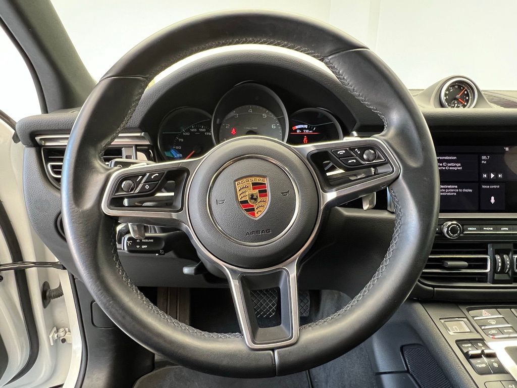 Thumbnail: 2021 Porsche Macan - 7