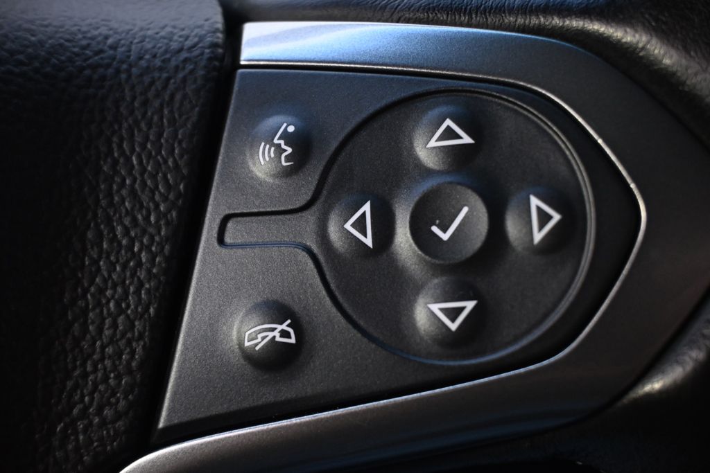 Used 2019  Chevrolet Premier image 33