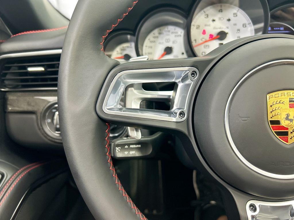 Thumbnail: 2019 Porsche 911 - 13