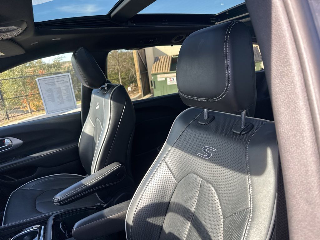 Used Car 2025 Chrysler Pacifica  Limited For Sale Under $40,000 In Austin, Texas