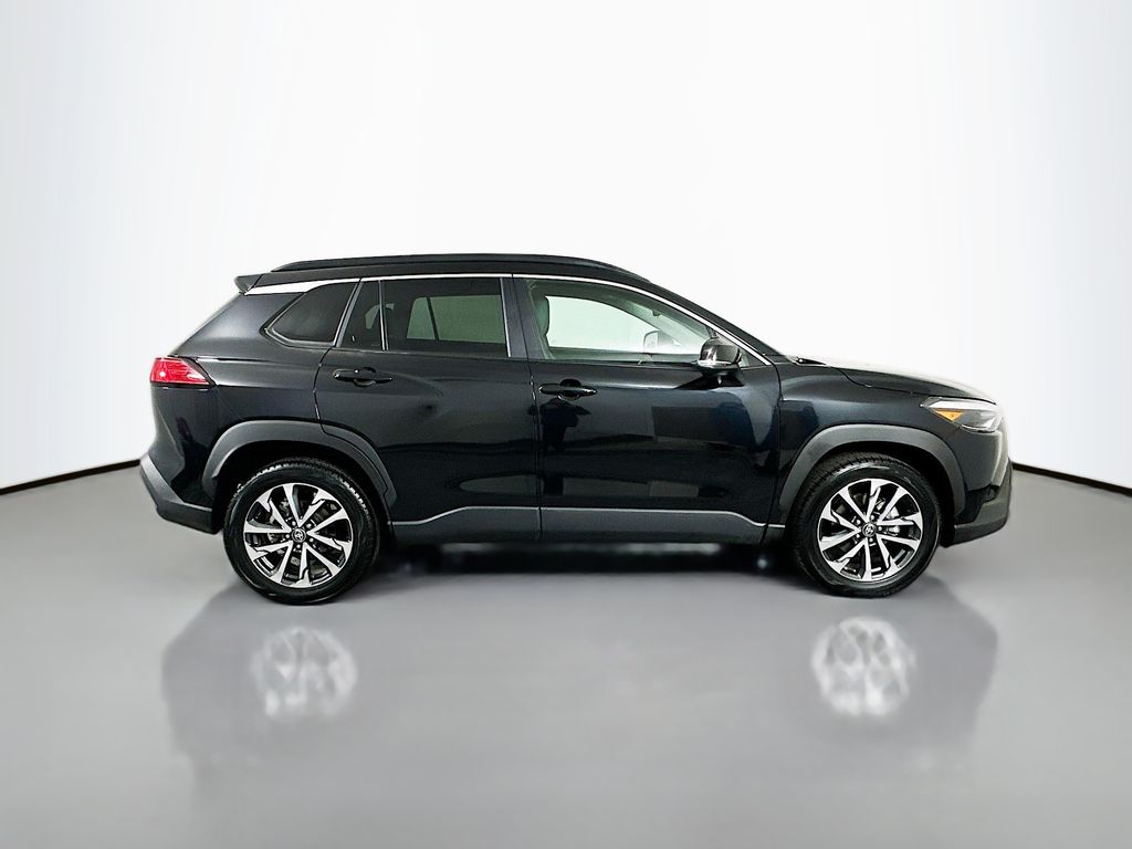 Thumbnail: 2025 Toyota Corolla Cross - 4