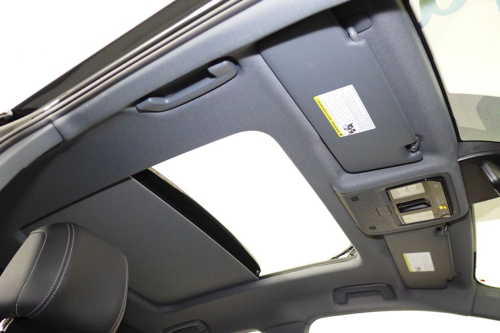 Thumbnail: 2023 Audi Q4 e-tron - 18