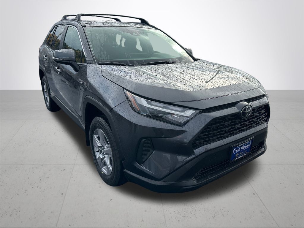 2025 Toyota RAV4 Hybrid XLE photo 3