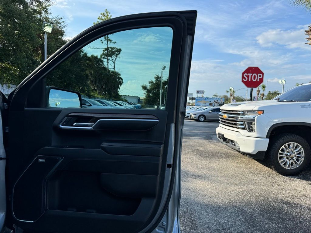 2023 Chevrolet Silverado 1500 RST 30