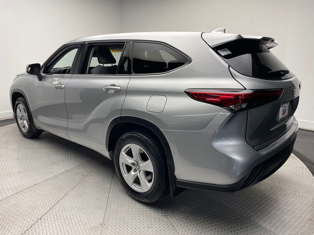 2021 Toyota Highlander LE 7