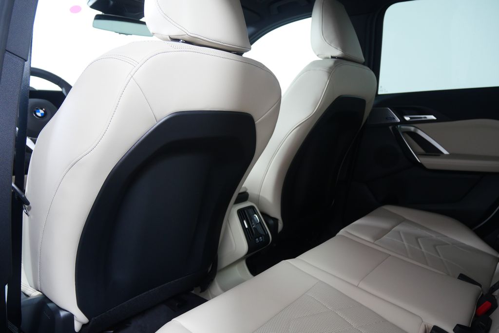 2025 BMW X1 xDrive28i 16