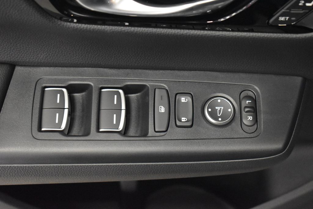 2026 Honda CR-V  8