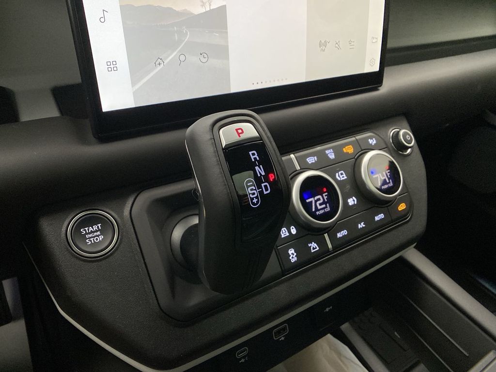 Thumbnail: 2023 Land Rover Defender - 17