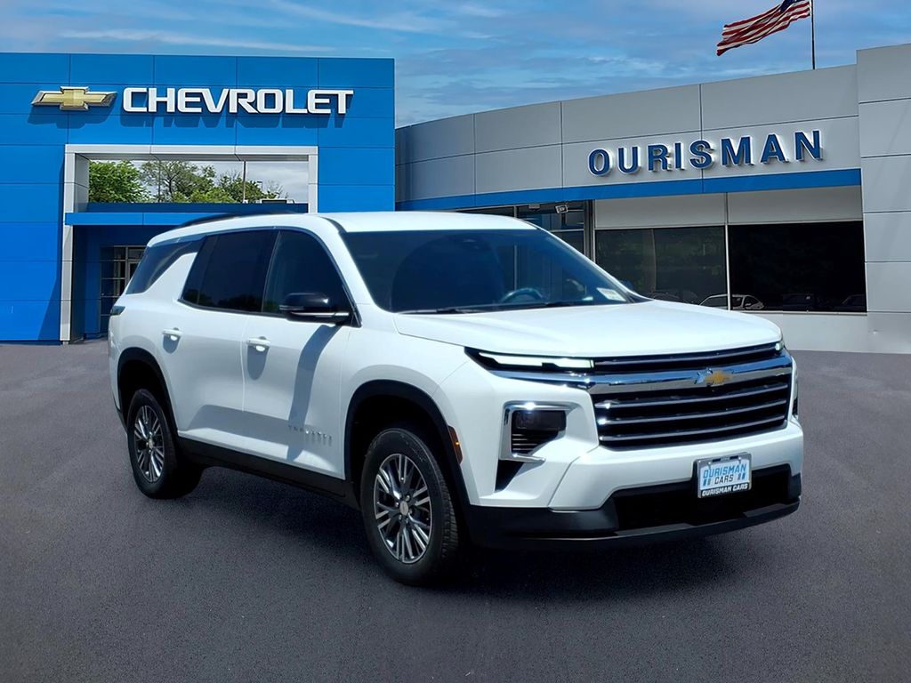 Summit White 2026 Chevrolet Traverse LT FWD SUV / Crossover Front-Wheel Drive 8-Speed Automatic