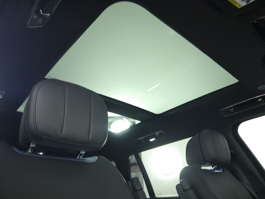 Thumbnail: 2025 Land Rover Range Rover - 20