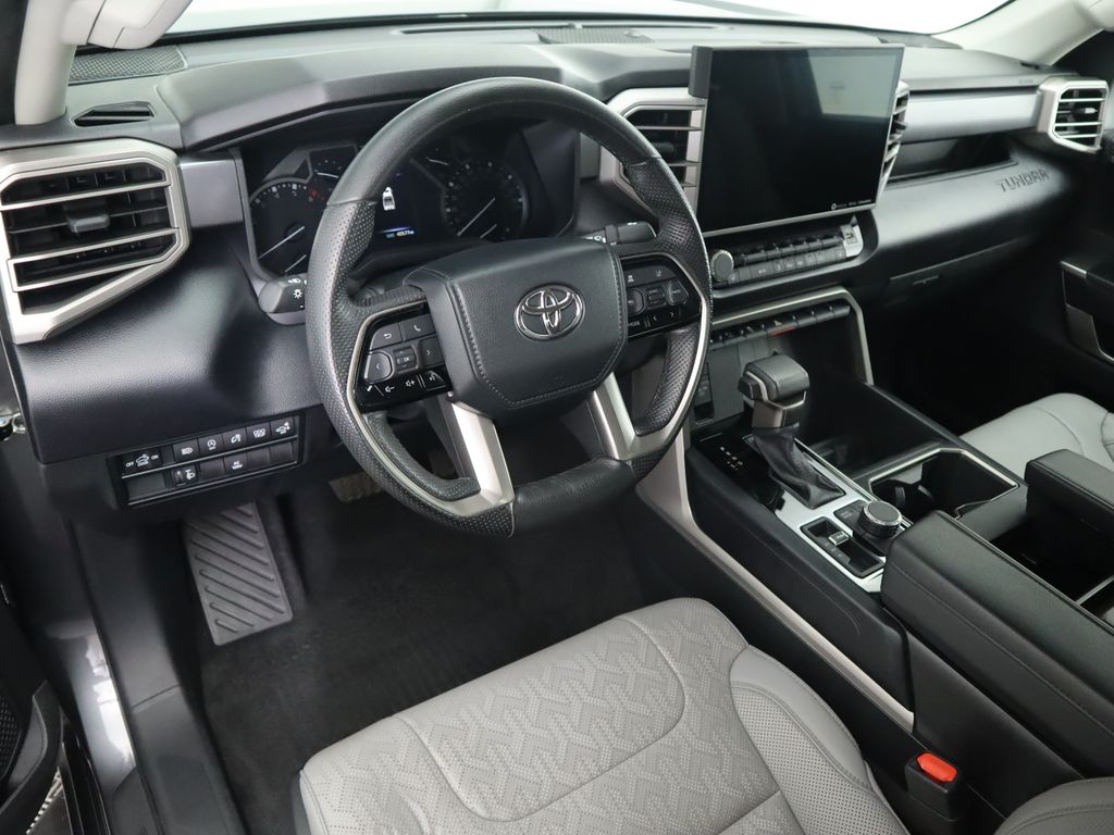 Thumbnail: 2024 Toyota Tundra - 9