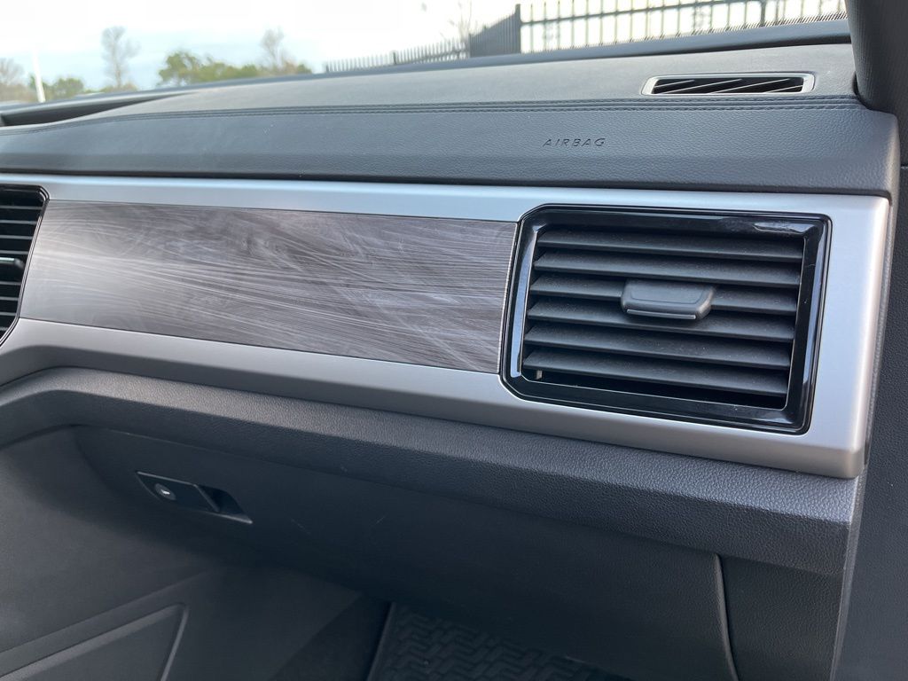 Thumbnail: 2022 Volkswagen Atlas - 29