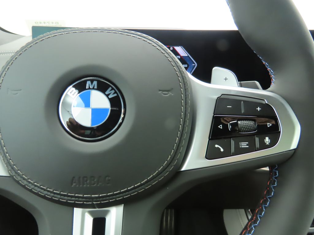 2025 BMW X5 M60i 12