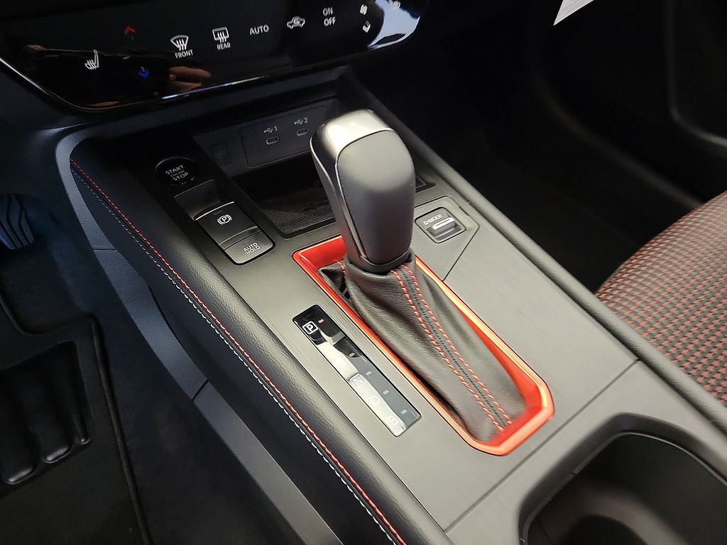 2025 Nissan Kicks SR 10