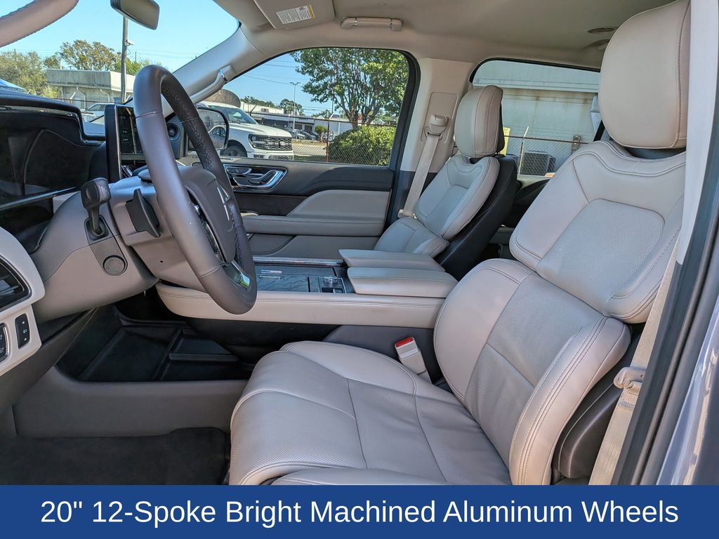 2022 Lincoln Navigator Standard