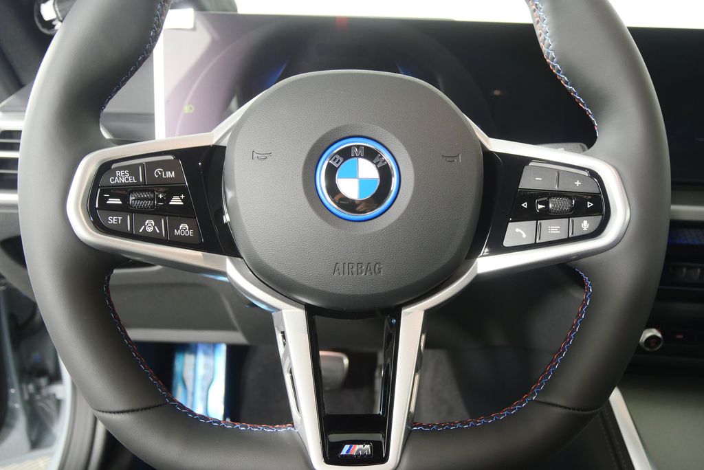 Thumbnail: 2025 BMW i4 - 19