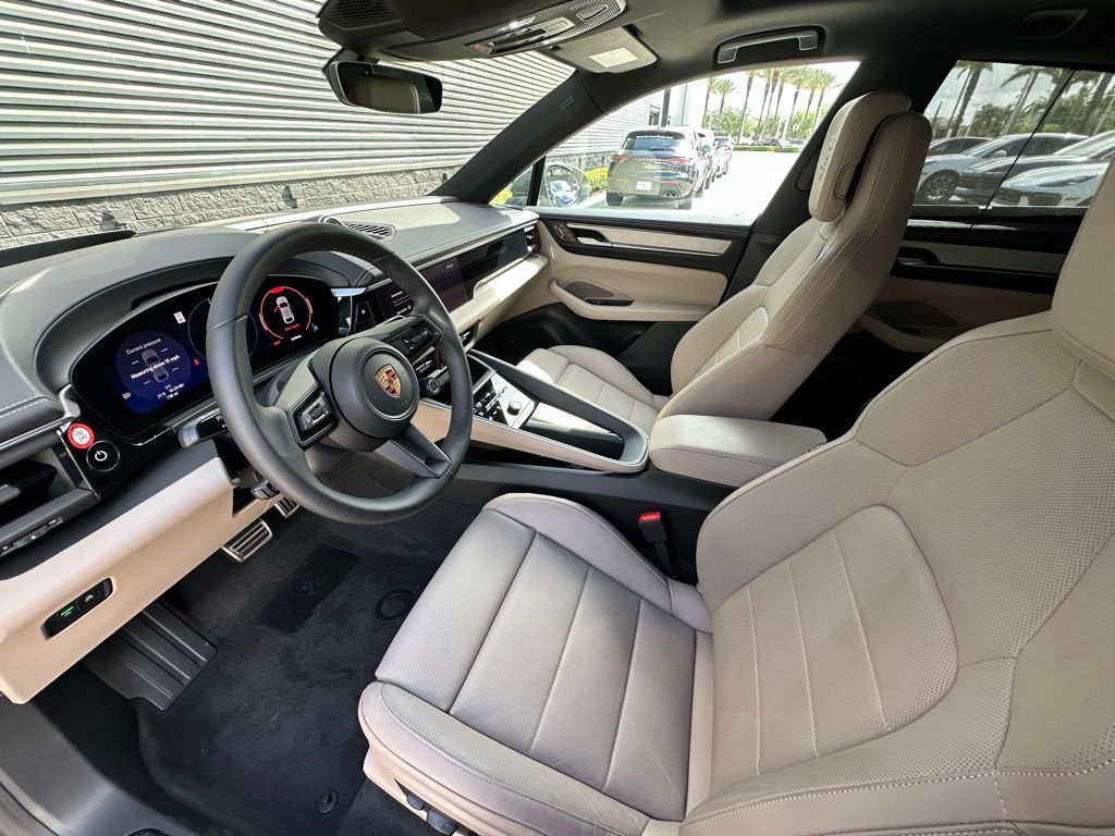 Thumbnail: 2025 Porsche Macan - 4