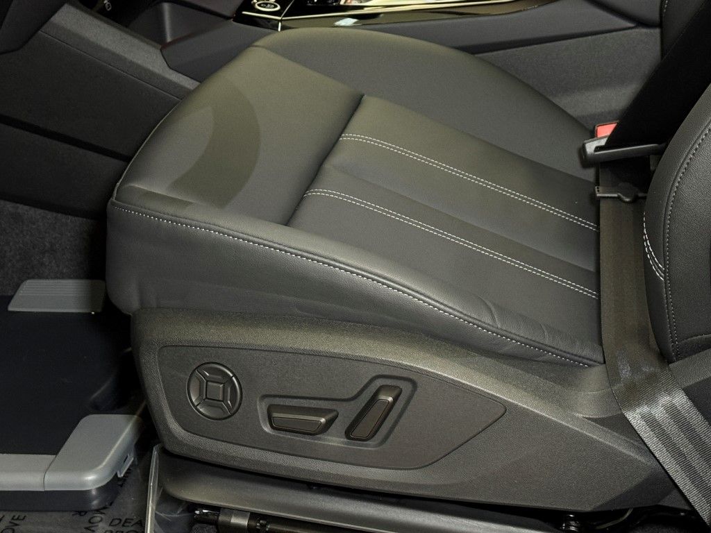 2025 Audi e-tron Premium 25